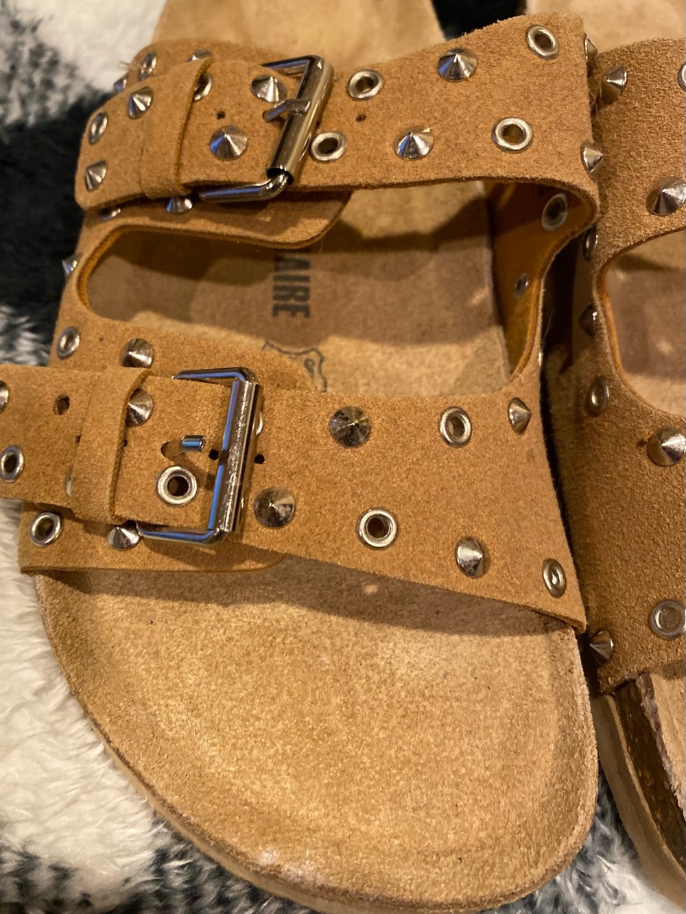 CUSHIONAIRE Women’s Brown Cork-bed Sandals Silver Studs Size 10W